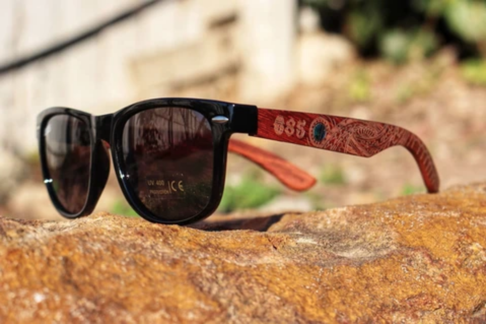 L eyes eyewear shop